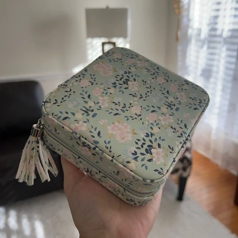 Cupcakes and Cashmere Jewelry Box - Picture 2 of 3